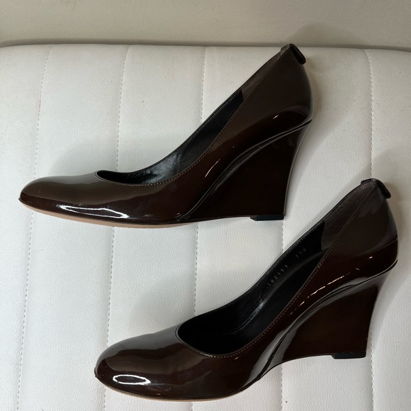 GUCCI Brown Patent Leather Wedge Pumps - Size 7 1/2 - Picture 5 of 6